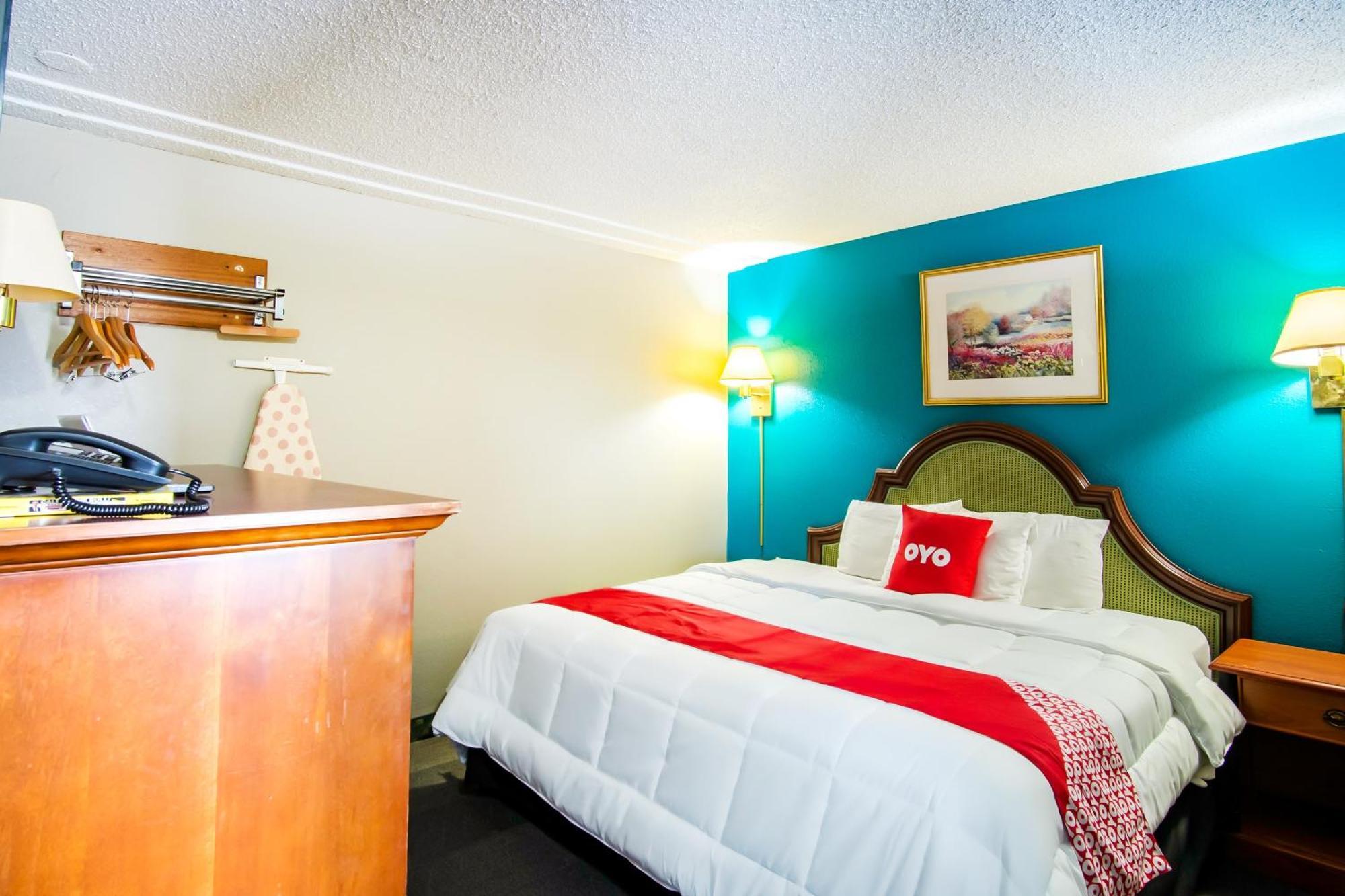 Oyo Hotel Hutchinson West 4Th Ave Eksteriør bilde