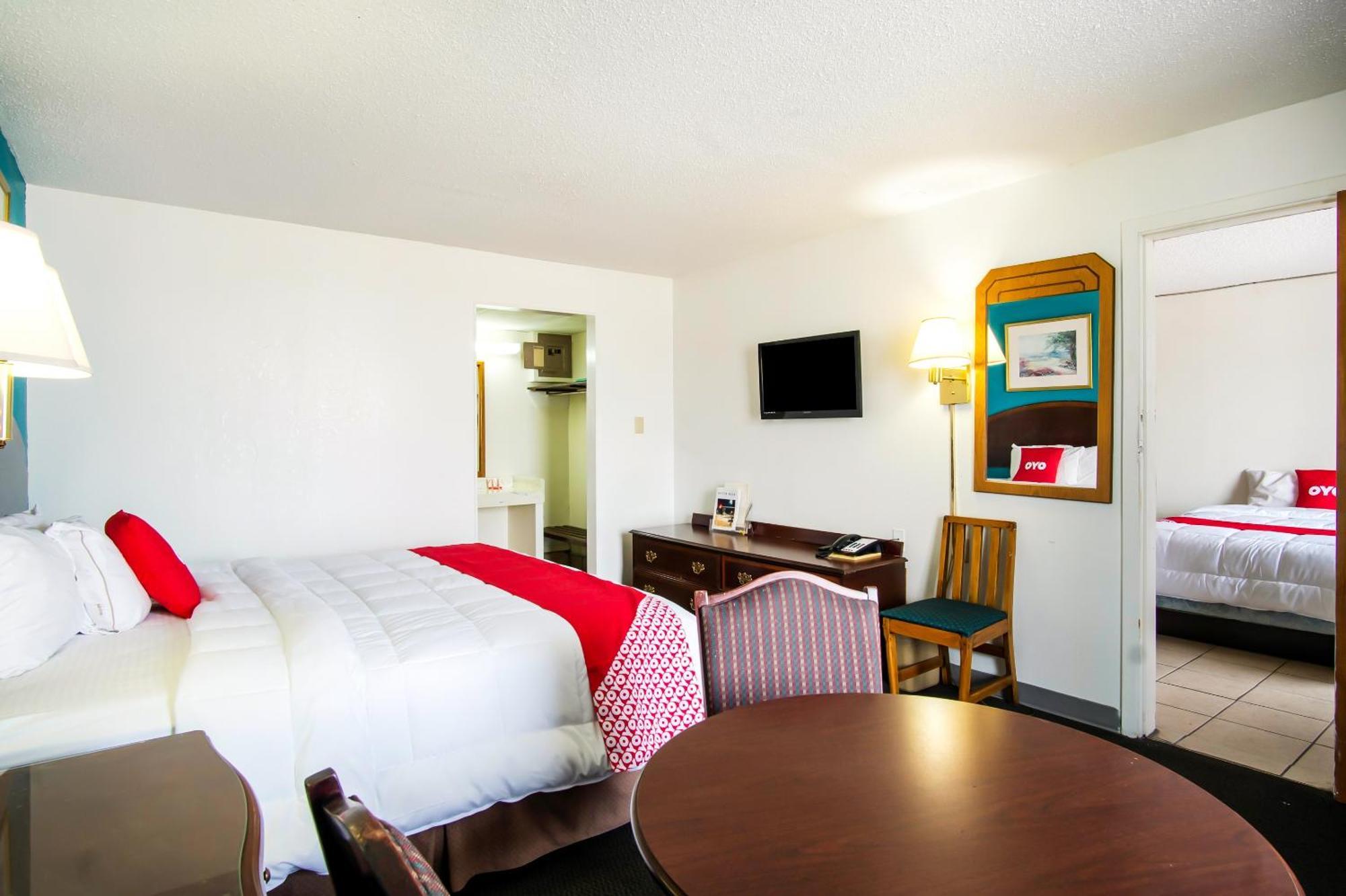 Oyo Hotel Hutchinson West 4Th Ave Eksteriør bilde