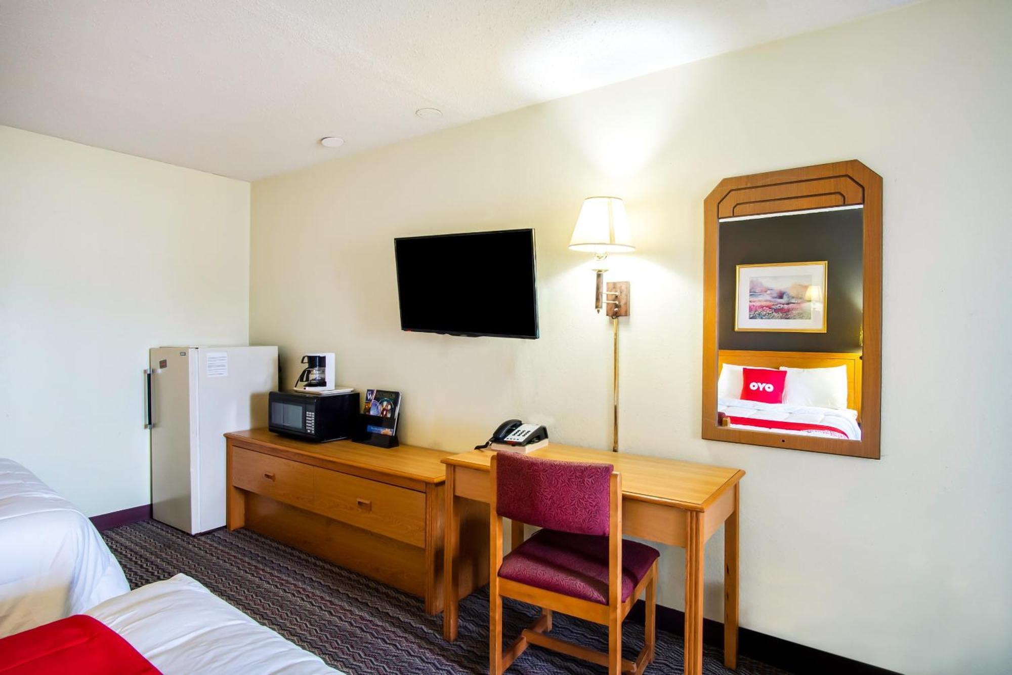 Oyo Hotel Hutchinson West 4Th Ave Eksteriør bilde