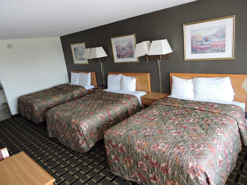 Oyo Hotel Hutchinson West 4Th Ave Eksteriør bilde