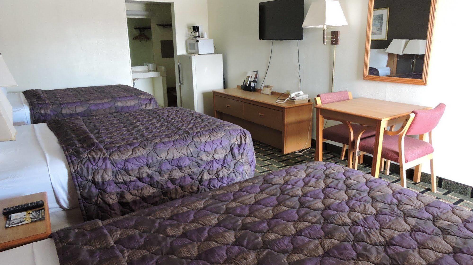 Oyo Hotel Hutchinson West 4Th Ave Eksteriør bilde