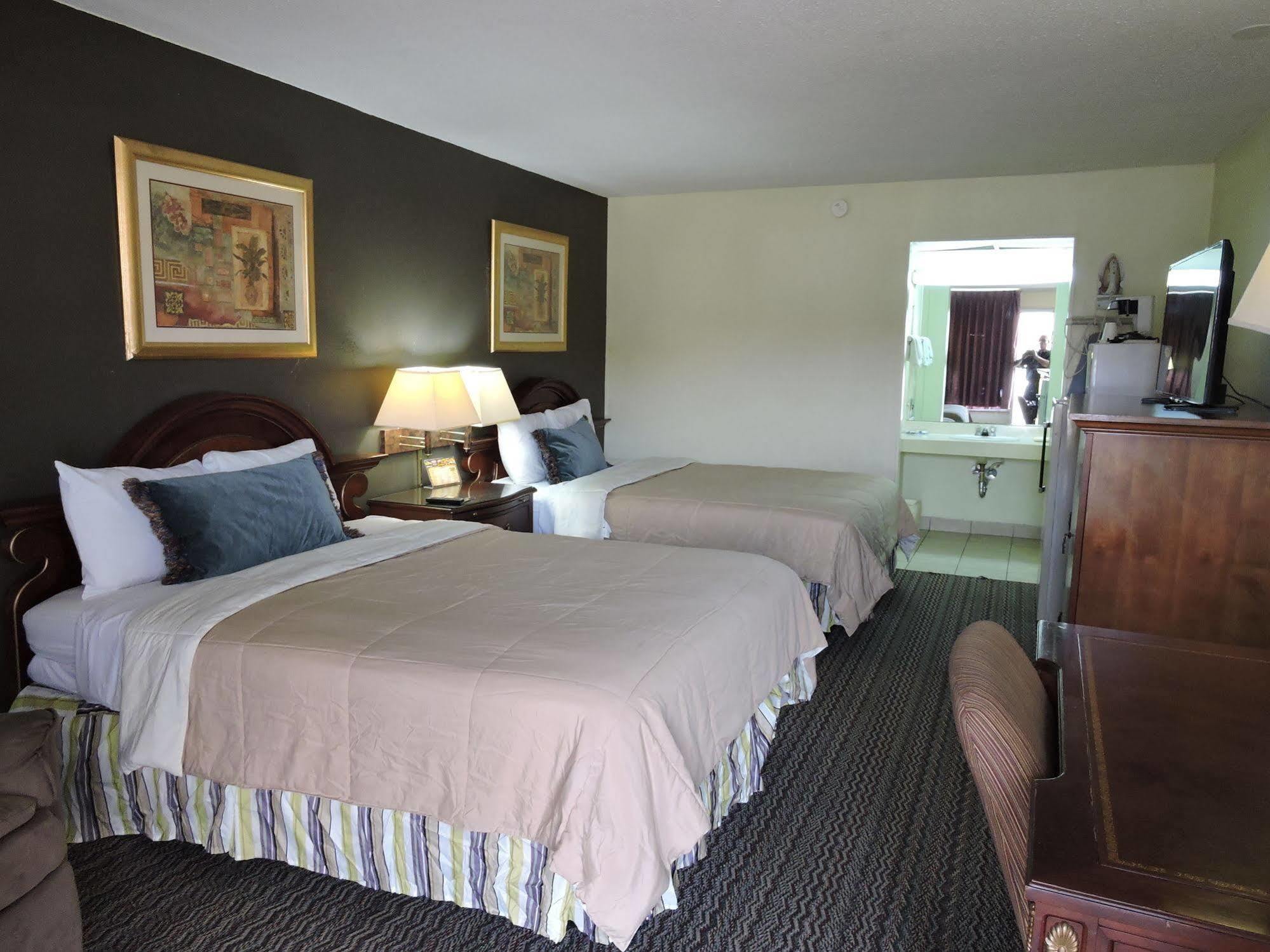Oyo Hotel Hutchinson West 4Th Ave Eksteriør bilde